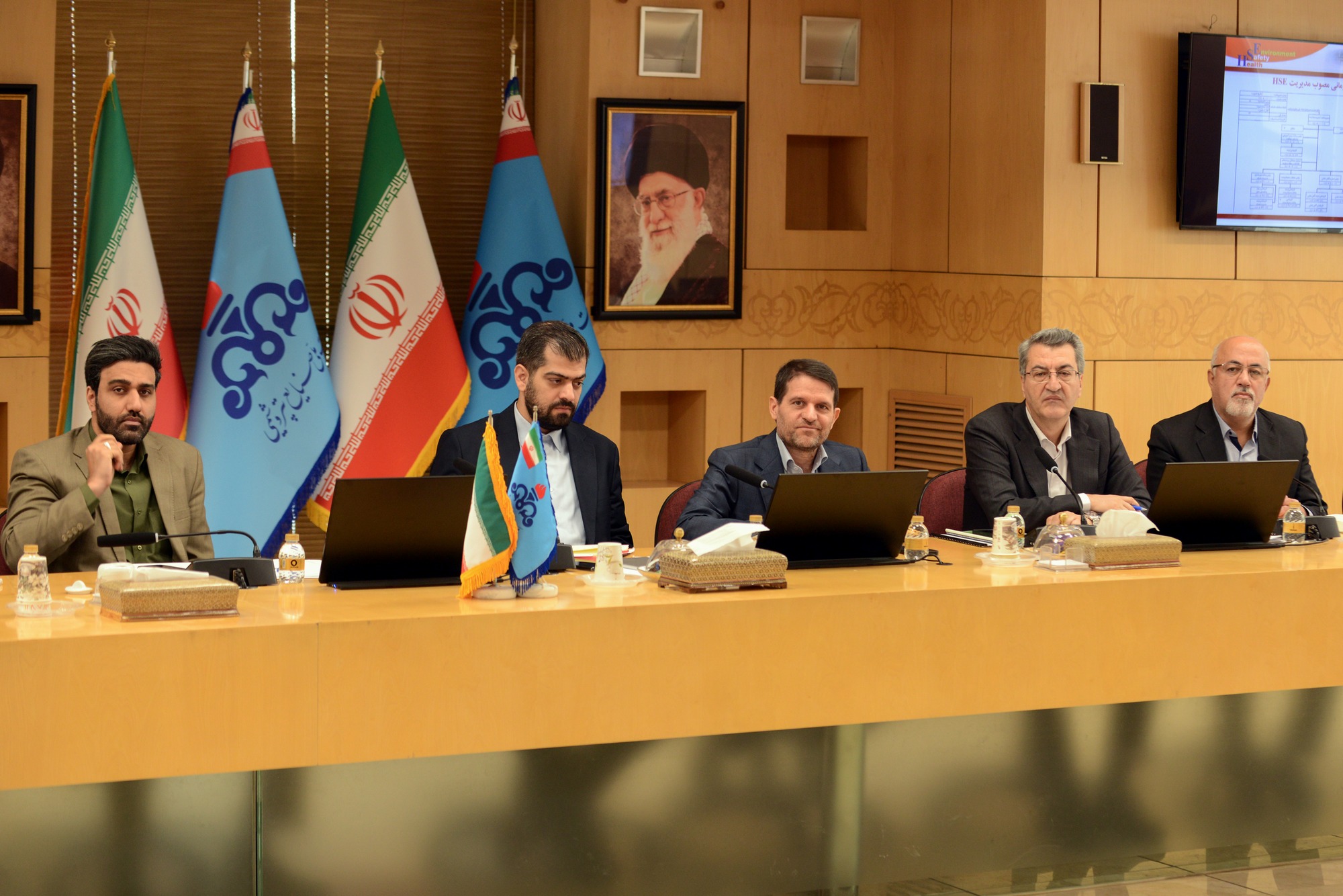 بررسی چالش ها، راهکارها و عملکرد مدیریت HSE با حضور کارشناسان سازمان بازرسی کل کشور